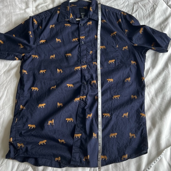 H&M Jaguar Print Short Sleeve Shirt - Picture 6 of 6